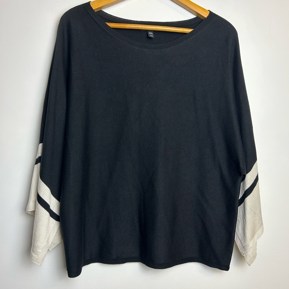 Eileen Fisher Black and White Crew Neck Sweater Sz M